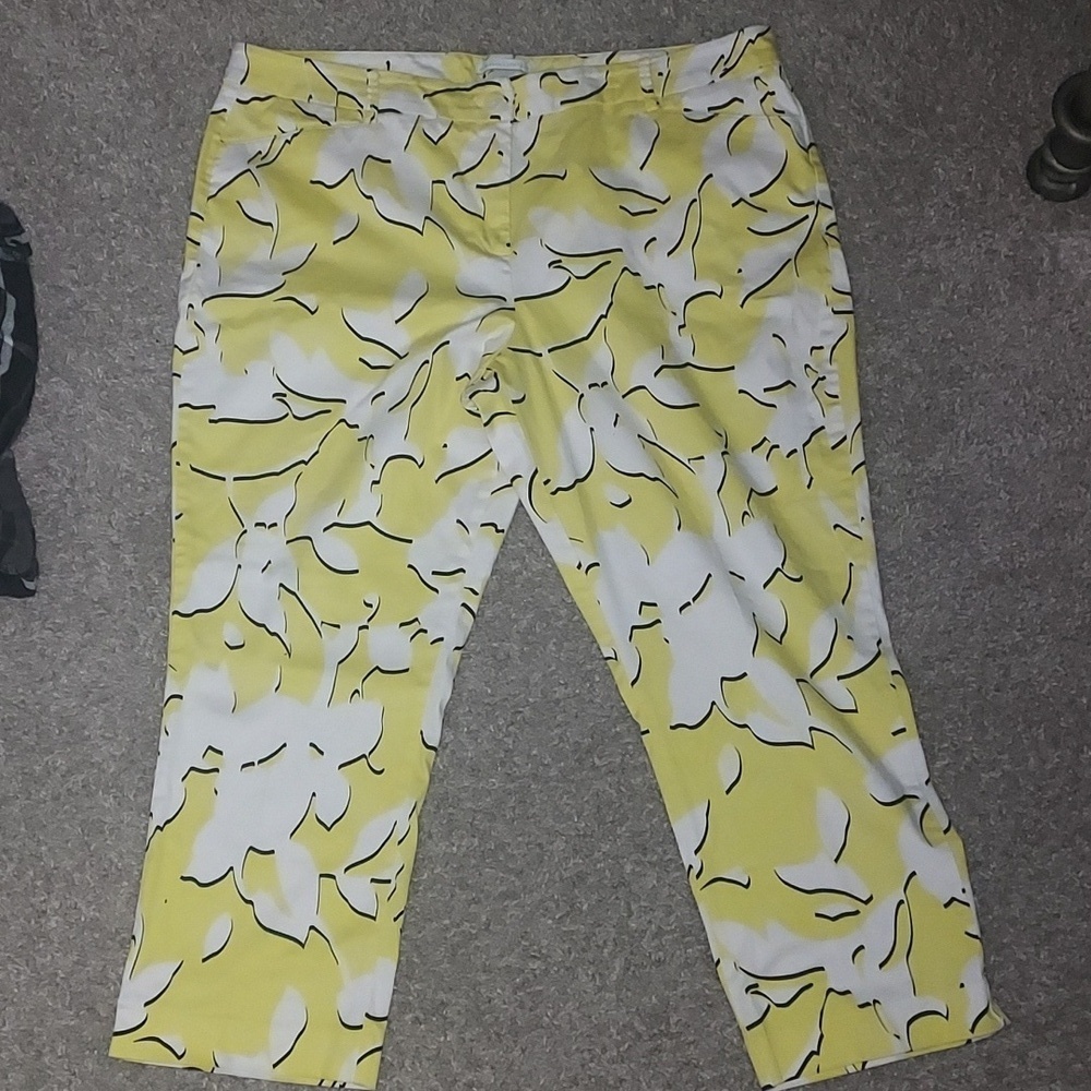 4/$18 Yellow floral business casual dress khaki capris